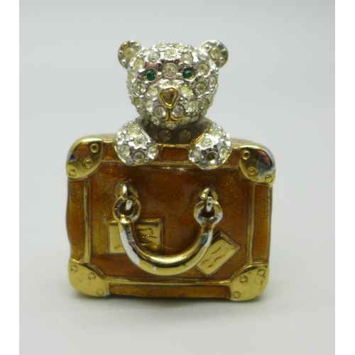 1045 - A Butler and Wilson Teddy brooch