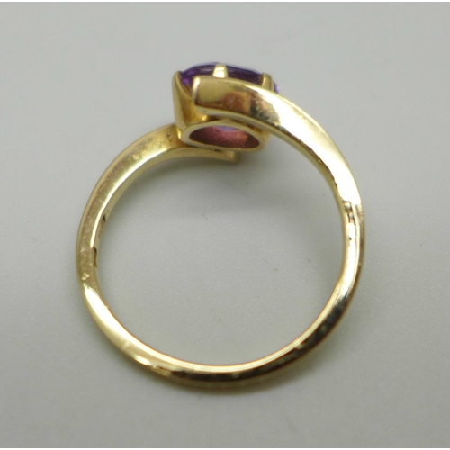 1047 - A 14ct gold and amethyst ring, 3.2g, M/N