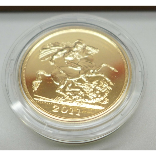 1072 - The Royal Mint The 2011 UK Sovereign £5 Brilliant Uncirculated Gold Coin, 39.94g, 0.9167 Au, (22ct g... 