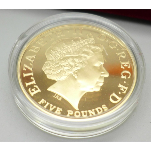 1074 - The Royal Mint Trafalgar UK 2005 Gold Proof Commemorative Crown, 39.94g, 22ct gold, cased 0819