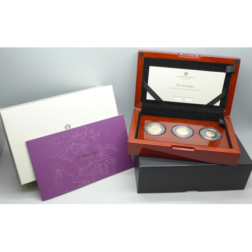 1109 - The Royal Mint The Sovereign 2021 Three-Coin Gold Proof Set, No. 486, Sovereign, Half-Sovereign and ... 