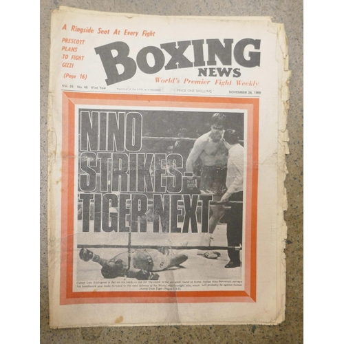 690 - A box of boxing newspapers