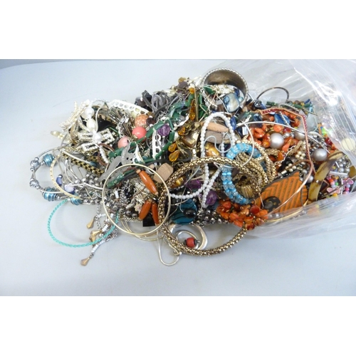 705 - A large quantity of costume jewellery