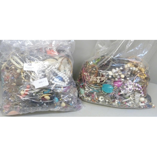 708 - A large quantity of costume jewellery