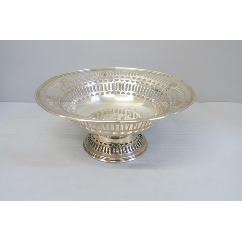 754 - A George V pierced silver pedestal bowl, Birmingham 1910, 283g, diameter 21.5cm