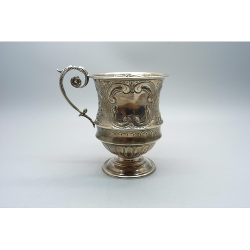 761 - A Victorian silver christening mug, Sheffield 1900, 91g