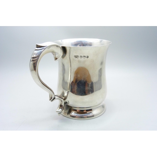 763 - A silver half-pint tankard, Birmingham 1966, 267g