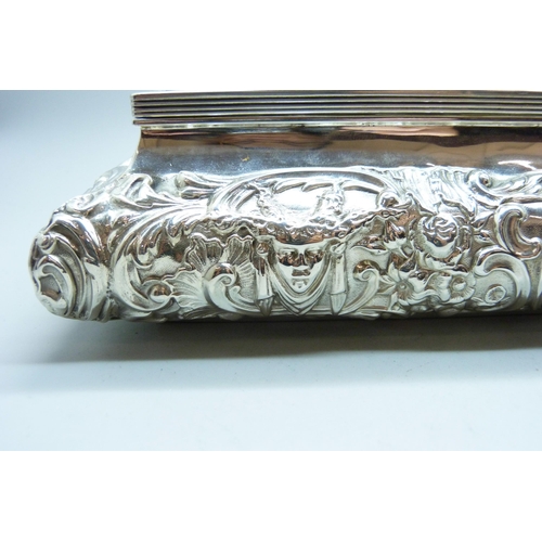 769 - A William Comyns large silver jewellery box, London 1897, 731g, 28cm wide