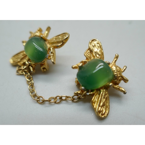 841 - Vintage costume jewellery