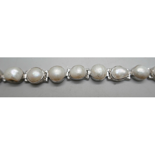 860 - A silver and blister pearl bracelet, 20cm, 29g