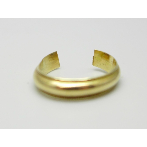 989 - A 14ct gold ring, a/f broken, 3.6g