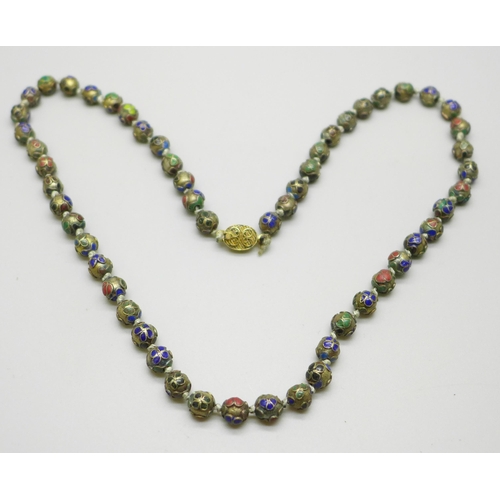 992 - A Chinese cloisonne bead necklace