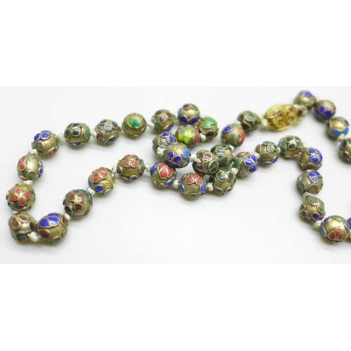 992 - A Chinese cloisonne bead necklace