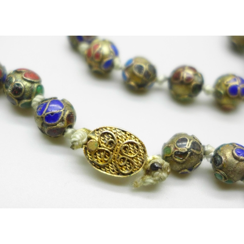 992 - A Chinese cloisonne bead necklace