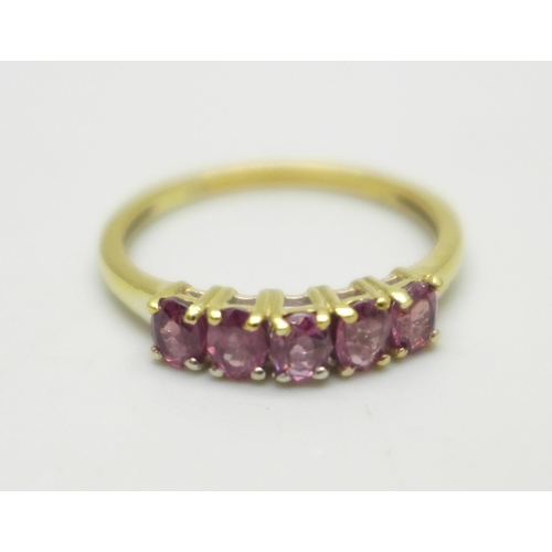 997 - A silver gilt African amethyst five stone ring, Q