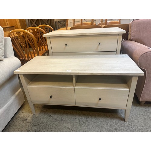 1558 - An Ikea three drawer chest and a two drawer TV unit