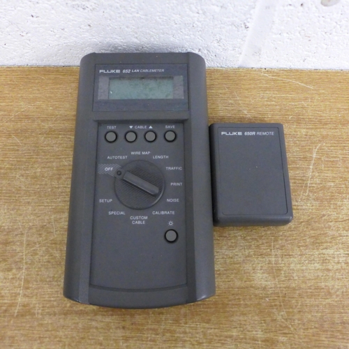 2001 - A Fluke 652 LAN cablemeter with a Fluke 650R remote, an assortment of cables, wire stripper and a Fl... 