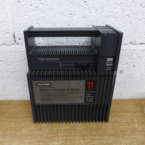 2013 - A Halfords 11 amp fully automatic battery charger and tester