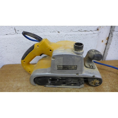 2017 - A Clarke Contractor CBS2 240v belt sander, in case