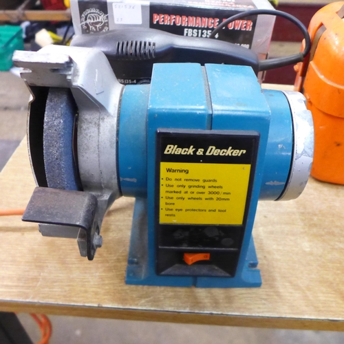 2033 - A quantity of power tools and other items including a Black & Decker D111 170w bench grinder power c... 