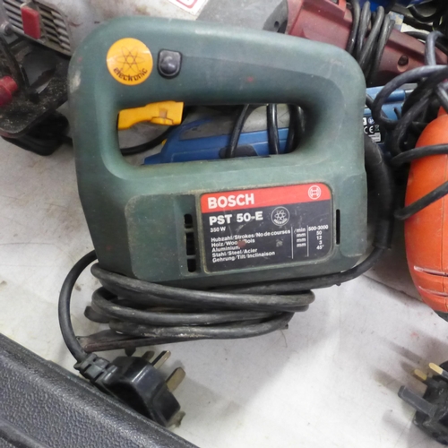 2049 - 7 Assorted power tools including a Black and Decker (BD154R) 240v 550w SDS hammer drill, a Workzone ... 