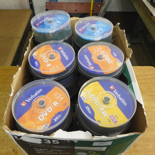 2077 - A large quantity of Verbatim CD-R, DVD-R and DVD + RW re-writable discs (all sealed and unused)