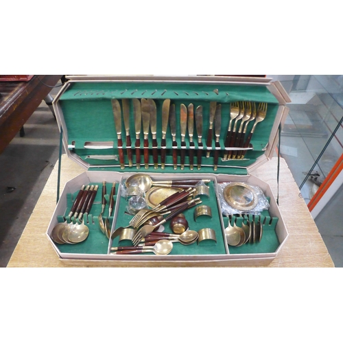 2084 - A Thai bronze cutlery set