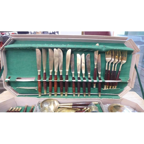 2084 - A Thai bronze cutlery set