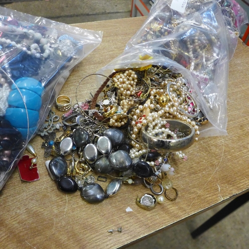 2086 - 2 Bags of costume jewellery