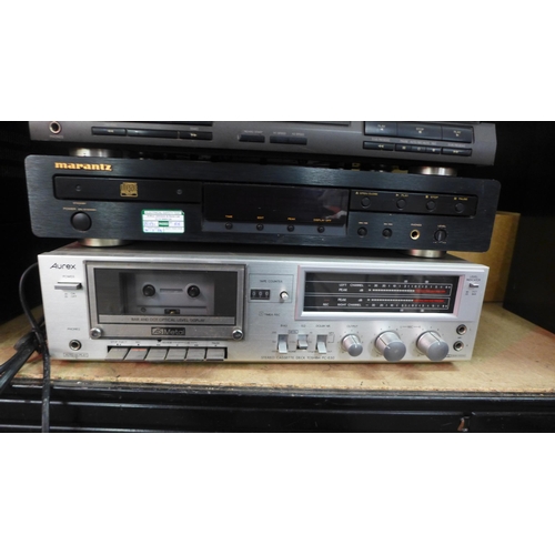 2123 - A quantity of stereo equipment including a Technics SC-PG390 compact disc player, Technics RS-TR232 ... 