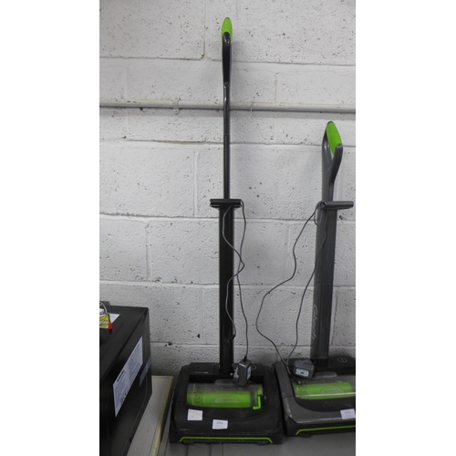 2153 - A G-Tech Air Ram 22v K9 lightweight cordless stick vacuum cleaner with charger