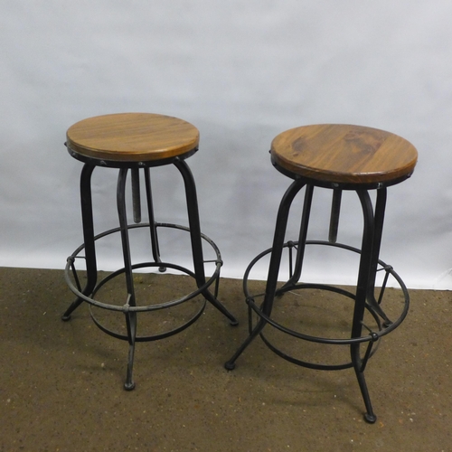 2163 - Industrial styled furniture including two antique oak effect and metal adjustable height bar stools,... 