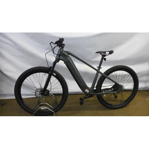 2177 - A Claud Butler Cape Wrath 1.0 electric mountain bike with a 17