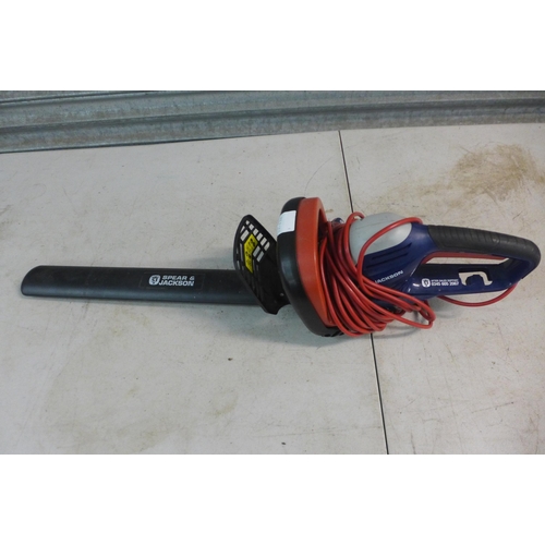 2222 - A Spear & Jackson HTEG48A-450 240v electric hedge cutter, a Black & Decker GC400-H1 240v electric he... 