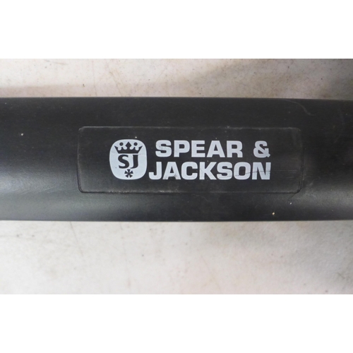 2222 - A Spear & Jackson HTEG48A-450 240v electric hedge cutter, a Black & Decker GC400-H1 240v electric he... 