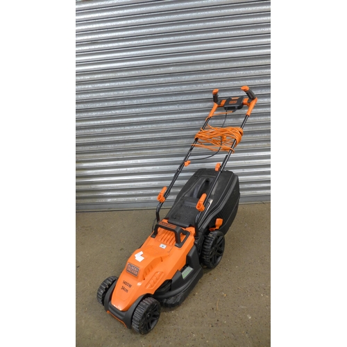 2248 - A Black & Decker 1400w 34cm cutting width (IPX4) electric lawn mower with collector