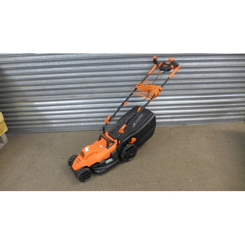 2248 - A Black & Decker 1400w 34cm cutting width (IPX4) electric lawn mower with collector