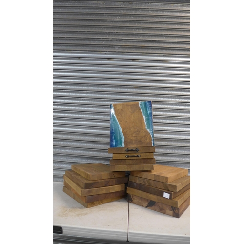 2261 - 15 Hardwood chopping blocks/food preparation boards