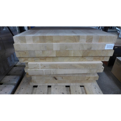 2270 - A pallet of 15 sections of Oak worktop, approximately 3050x610x40mm