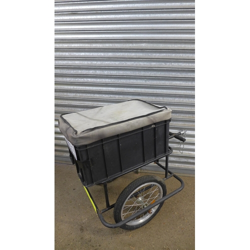 2273 - A 2-wheel bicycle trailer with box