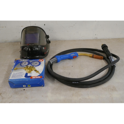 2317 - A Yes welder 2.5 welding helmet pro, Maxy oxy turbo regulator, a pair of Weld Safe welding safety gl... 