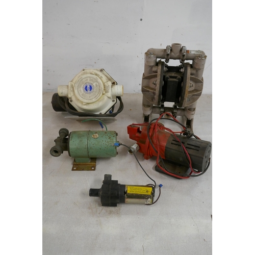 2352 - A box of 4 12v pumps including a Lavac 12v mark 5 electric pump and an ARO air operated 150F pneumat... 