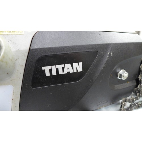 2209 - A Titan (TTL758CHN) electric chainsaw