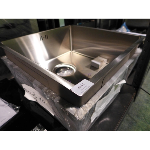 3132 - 2x Undermount 1.0 Bowl Sinks With Metal Frames,  (437-140, 141) *This lot is subject to VAT