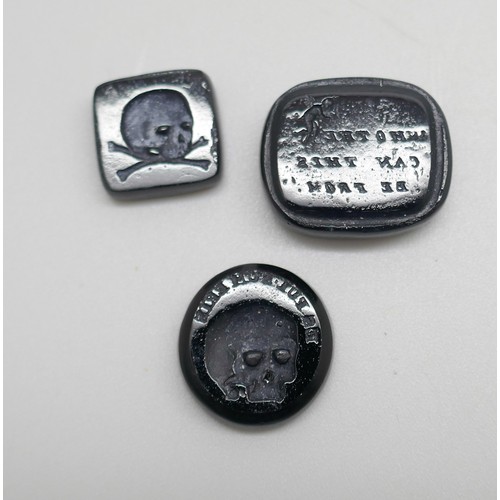 1023 - Three modern reproduction intaglio seals