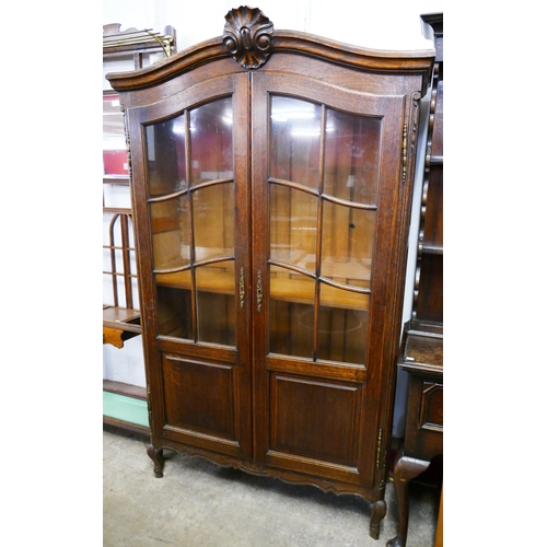 140 - A 19th Century French Breton oak two door bookcase