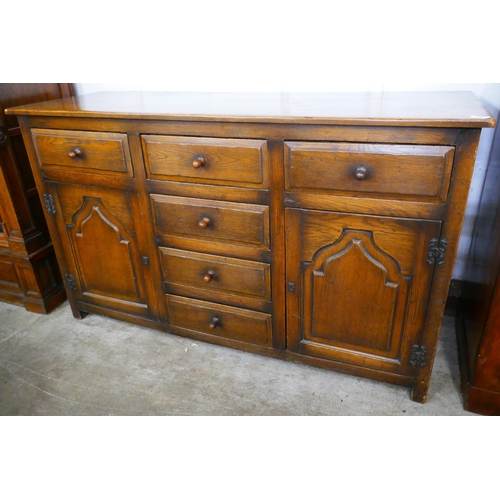 147 - A George III style oak dresser