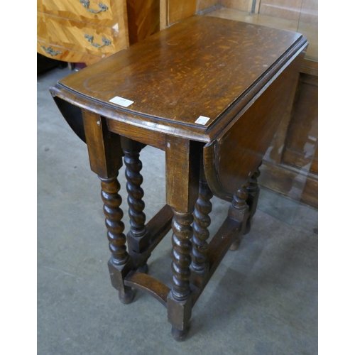 103 - A small oak barleytwist gateleg table