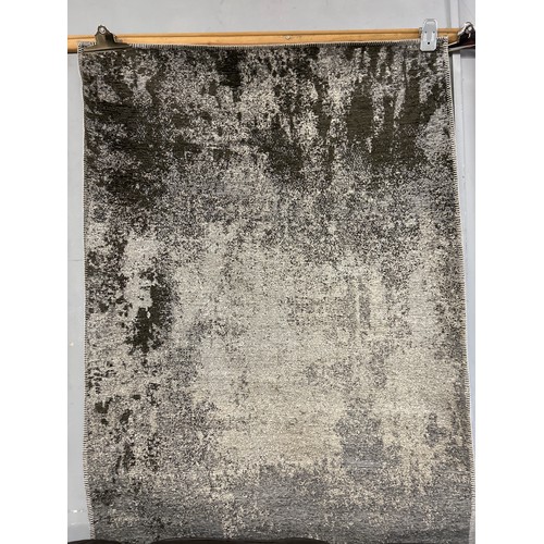 1357 - A grey ground contemporary patterned designer rug