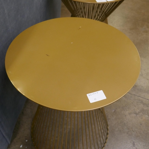 1503 - A gold metal wire occasional table